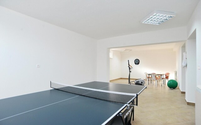 Awesome Home in Pakostane With Wifi and 5 Bedrooms