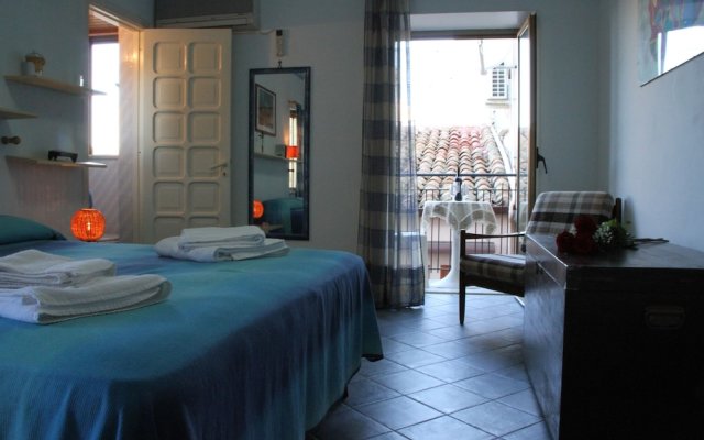 Typical Sicilian one Bedroom Apartment in the Heart of the Historic Center