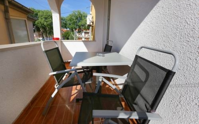 Apartments and Rooms Anika