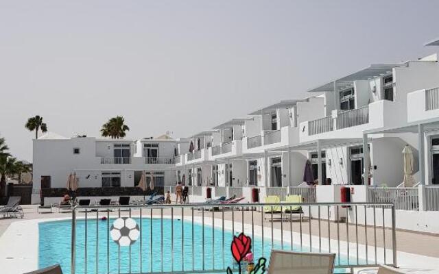 Los Gracioseros Apt 207