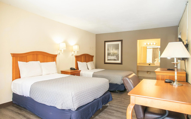 OYO Hotel Greensboro East I 40