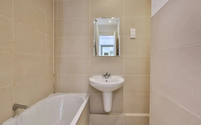 Sloane Avenue Apartment
