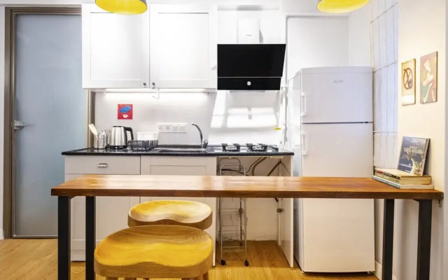 Central Flat With Backyard in Besiktas