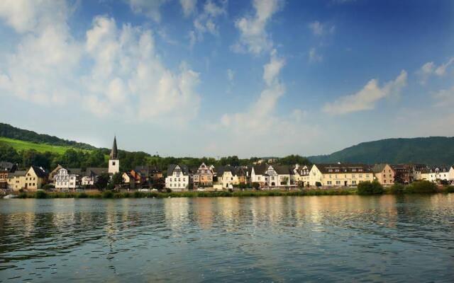 Winzerhotel - Restaurant zum Moselstrand