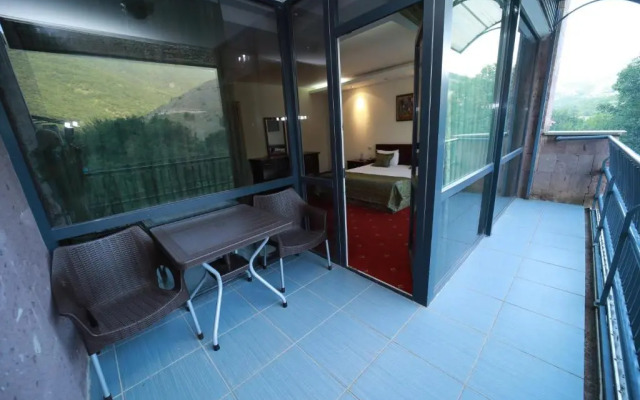BEST WESTERN Aghveran ****