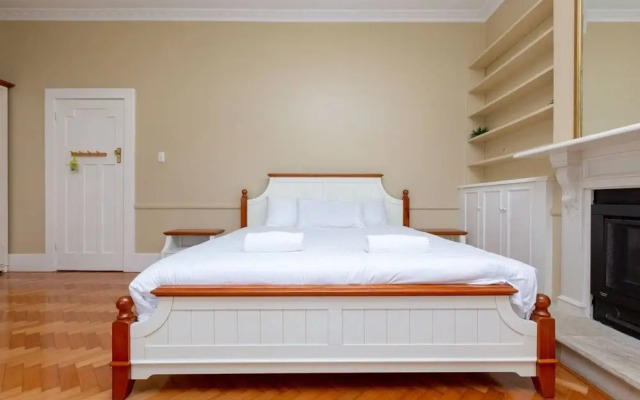 Classic 5 Beds Mt Dandenong Resort