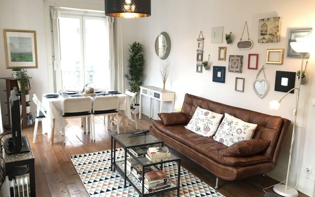 Spacious charming flat - heart of Lisbon