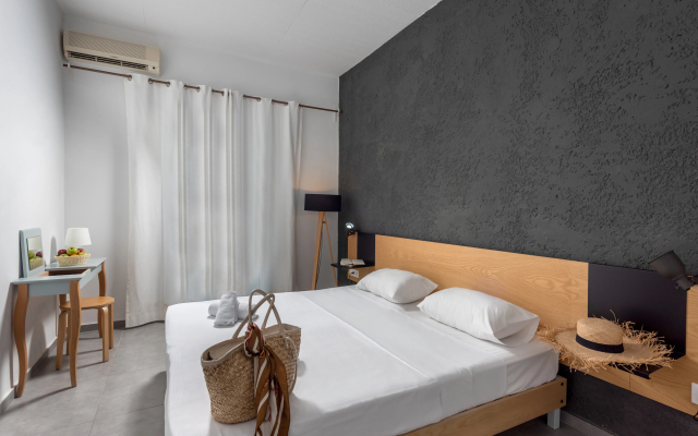 Azure Mare Hotel