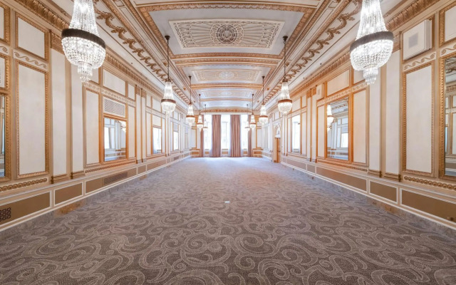 The Benson Portland, Curio Collection by Hilton
