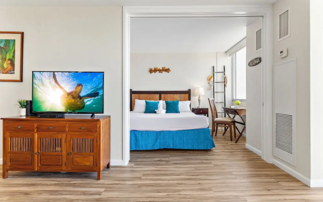 Ocean View 1BR at Ilikai Marina