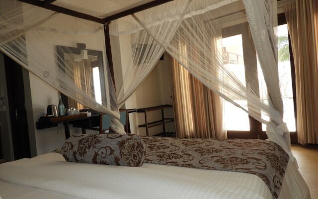 Sapphire Seas Beachfront Villas