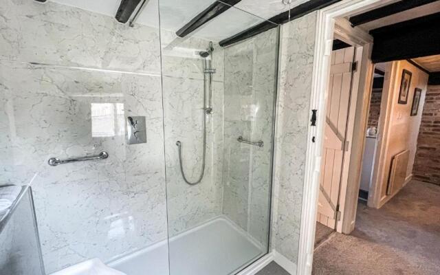 Victoria Cottage 3 Bedroom Grade 2 Listed Cottage Ref#421