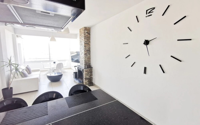 Mackenzie Seaview Paradise