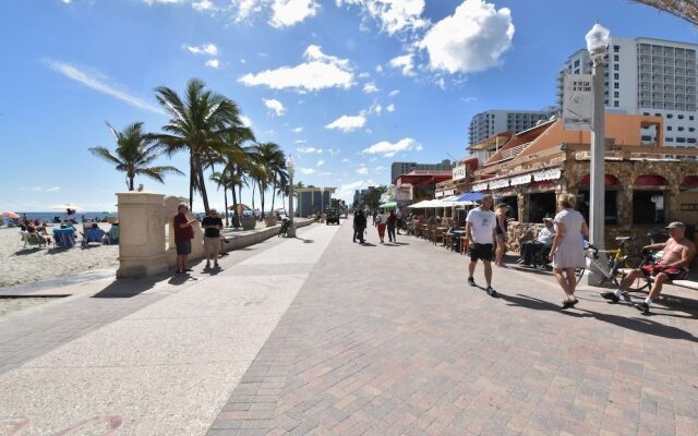 Hollywood Beach Inn