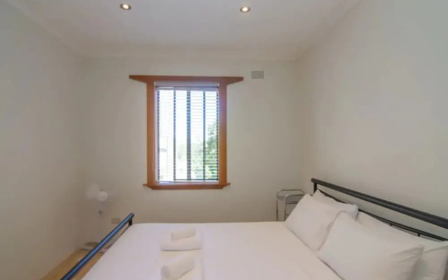 Spacious 2 Bedroom Flat in Willoughby