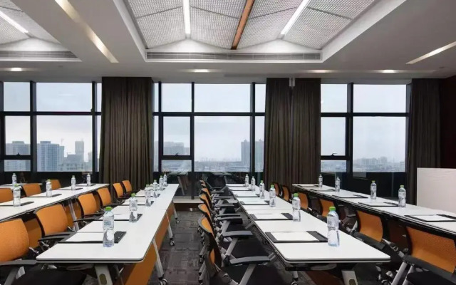 Paco Ya Hotel (Zhanjiang Guomao People's Square)