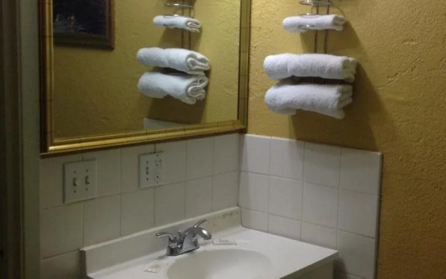 Economy Inn Granite City