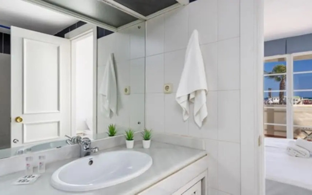 Apartment - 2 Bedrooms with WiFi and Sea views - 107883