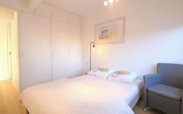 Apartment in Het Zoute With Sea Views