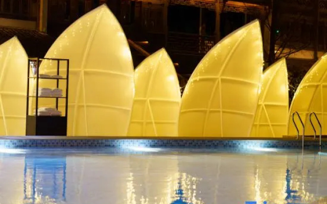 Yixing Yaohu Hotel – Pool – Wuxi