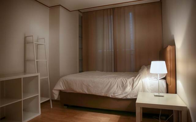 Gangnam Stn Luxury Apt