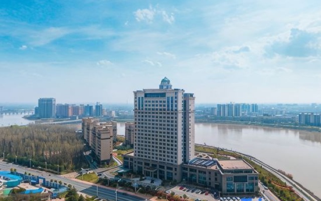 Guangzhou Peace Hotel – Outside – Xinyang