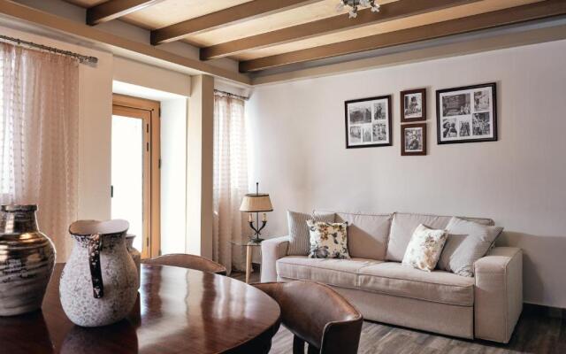Joya Village House