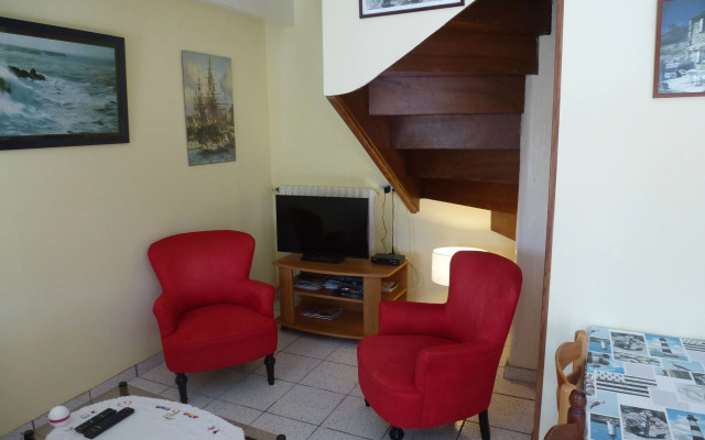 Semi-detached House With sea Views, Porspoder