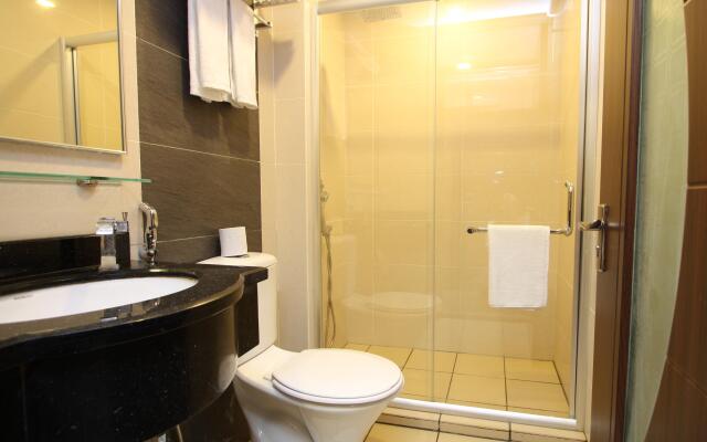 1 City Hotel