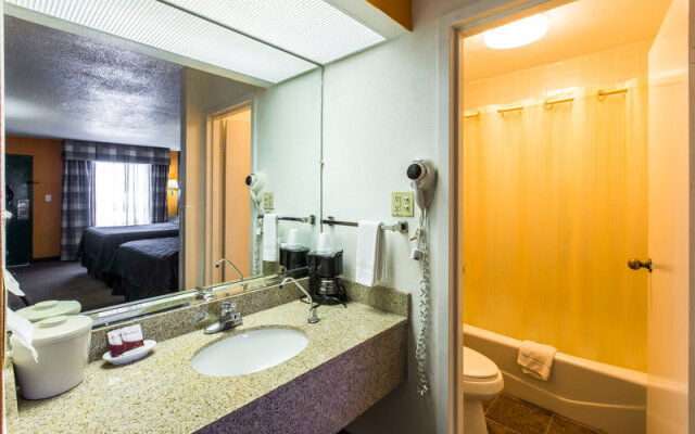 Rodeway Inn & Suites