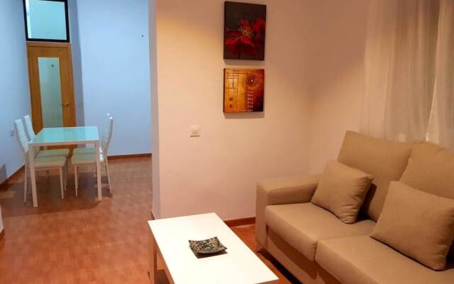 Apartment With 2 Bedrooms in Sevilla, With Wifi