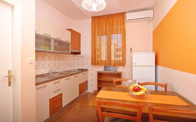 Apartments and Rooms Vesna Novalja