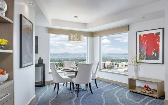 The Art Hotel Denver, Curio Collection by Hilton