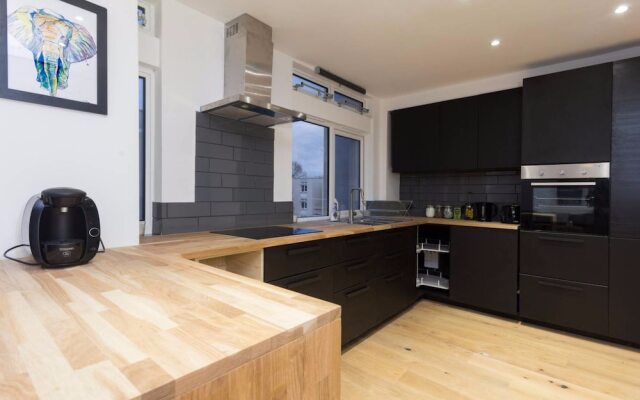 2 Bedroom Apartment near Clapham Common Sleeps 4