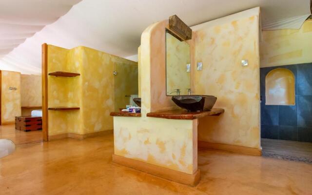 PrideInn Mara Camp & Cottages