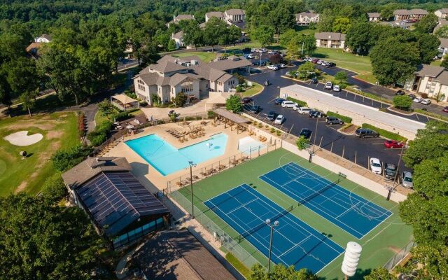 18th Fairway View - Club Amenities
