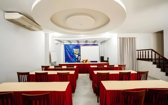 Amis Hotel
