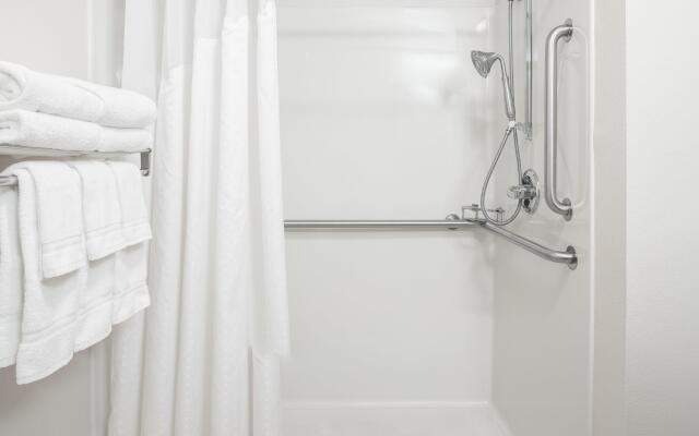 Holiday Inn Express Hotel & Suites Clinton by IHG