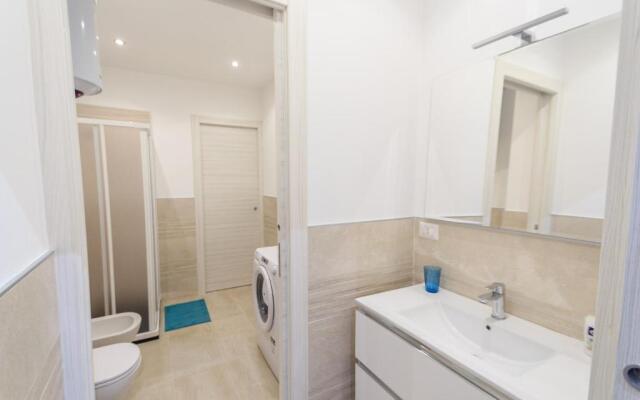 Bilocale ristrutturato a nuovo a 20 metri dal mare