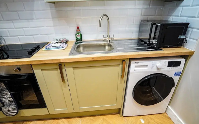 E2M Wisteria House Heathrow Free Parking