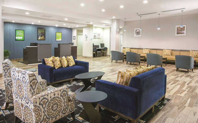 La Quinta Inn & Suites by Wyndham Karnes City - Kenedy