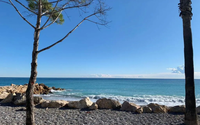 Apartment sea side rooftop swimming pool Between Antibes and Nice