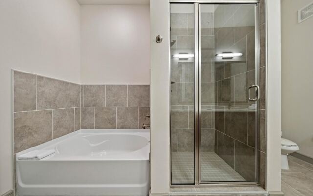 Recently Upgraded Downtown Great Amenities