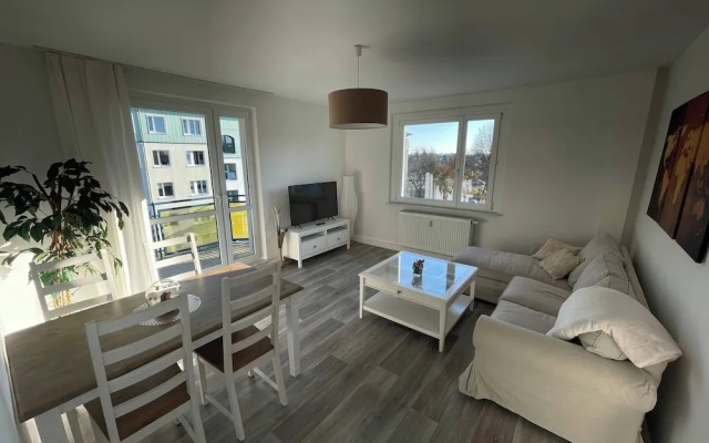 Charming 4-person Apartment in Hoyerswerda City Center