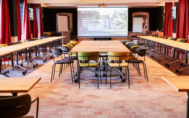 Château de Villiers-le-Mahieu, Les Maisons de Campagne