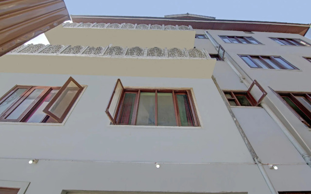 Hotel Dew by OYO Rooms
