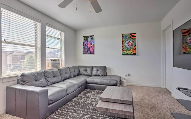 Spacious Denver Townhome Near Central Park!