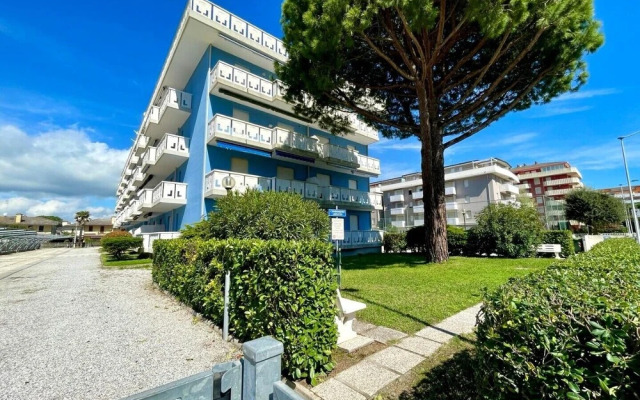 Bright Apartment by the Beach With a Lovely Balcony