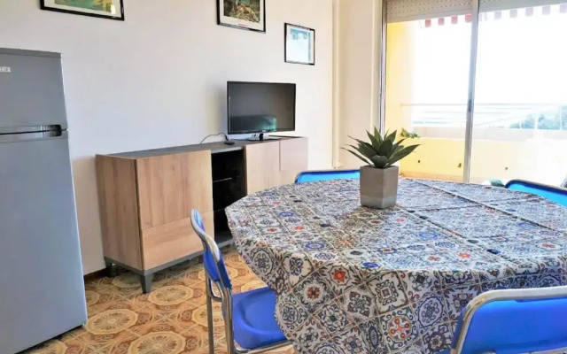 Cozy Apartment With Garden