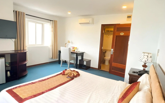 Legacy Riverside Danang Hotel
